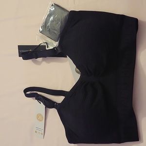 Brand New hands-free pumping & nursing bra